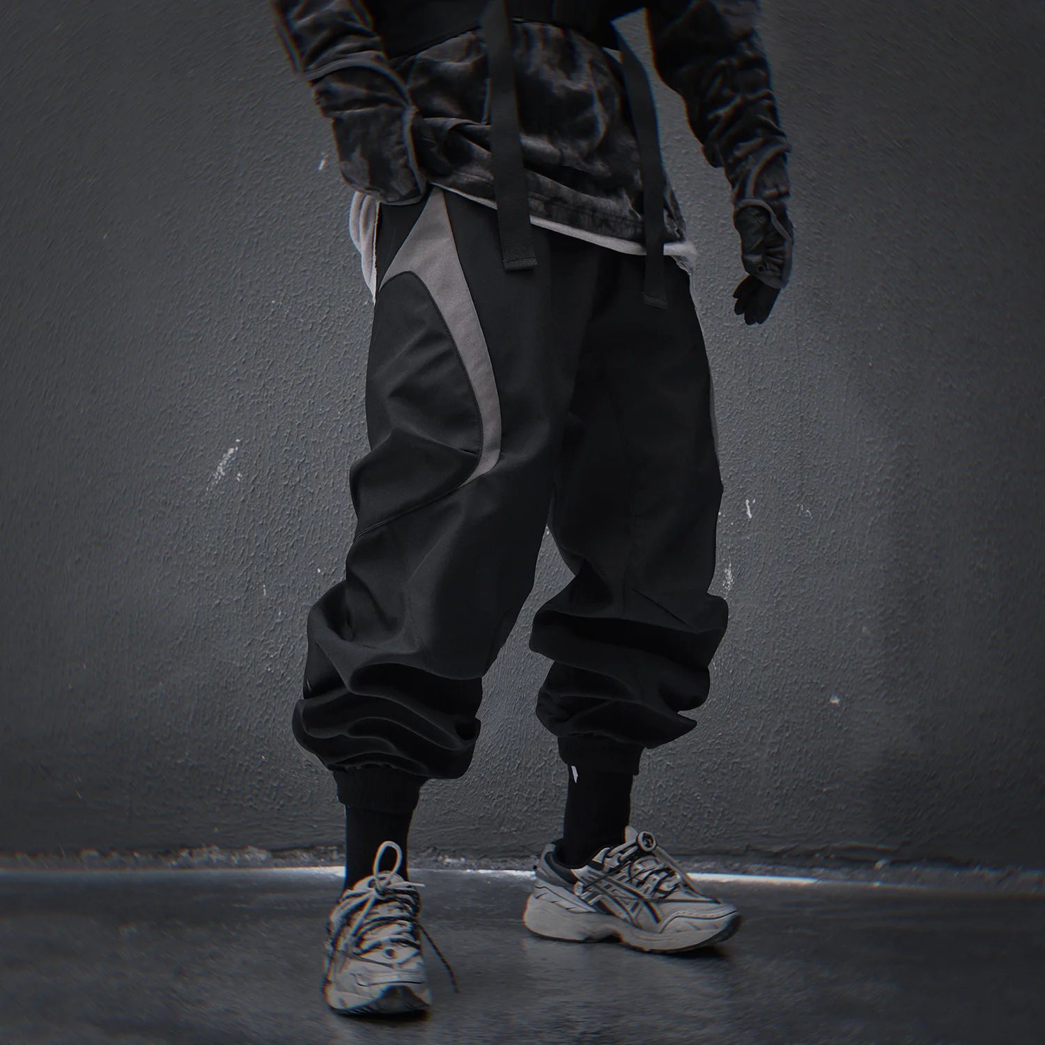 DARK Men's Loose Cargo Pants