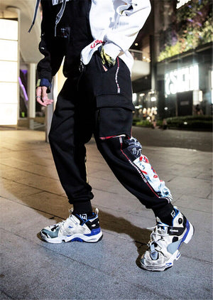 Best joggers for men 2022 APEQ Techwear black joggers - INFINIT STORE