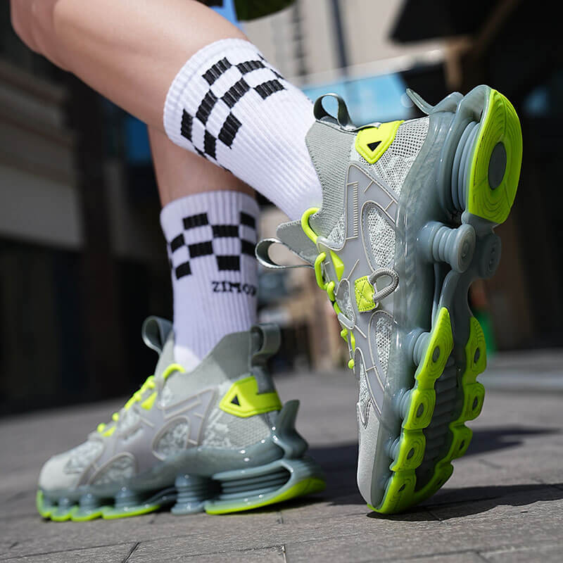 Vapormax plus outlet volt on foot